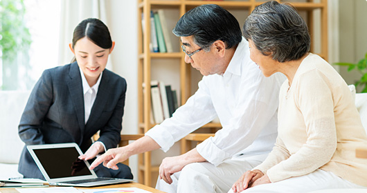 できるだけ多くの人に聞き込みを行う